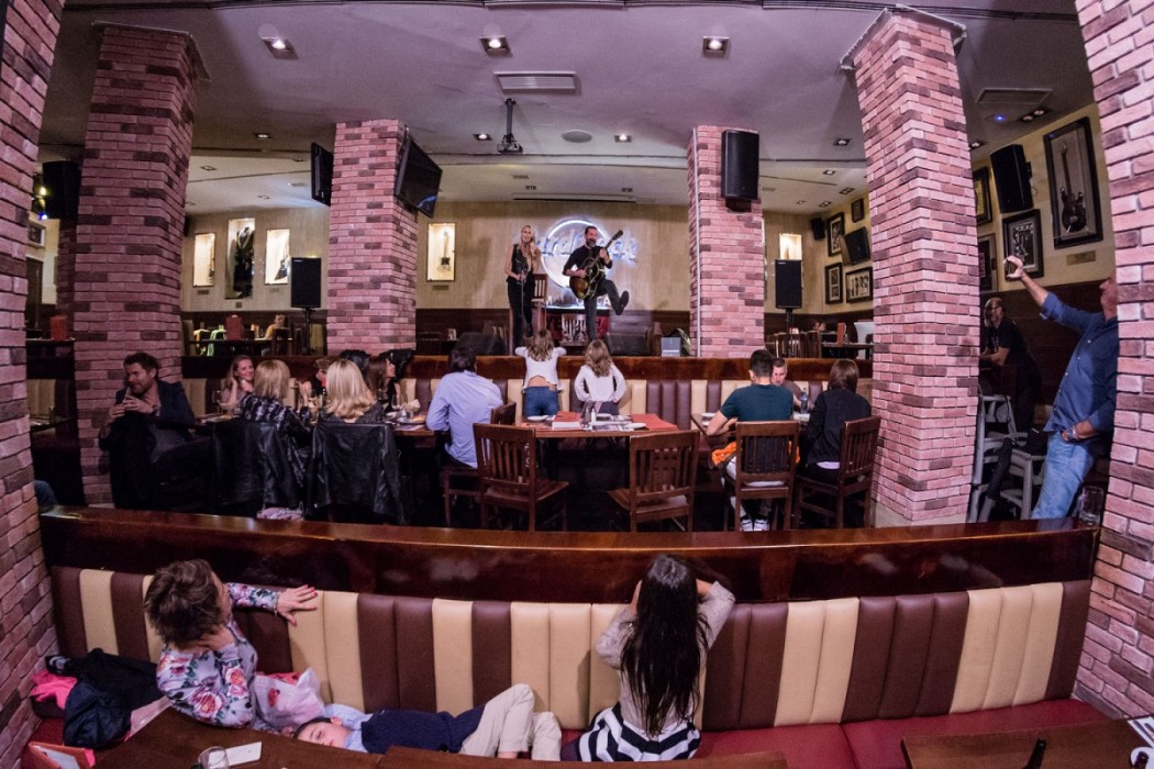 ANGLADA CEREZUELA: Anglada Cerezuela en el Hard Rock Cafe Mallorca 2019 - Luis Sergio Carrera, fotógrafo freelance Mallorca