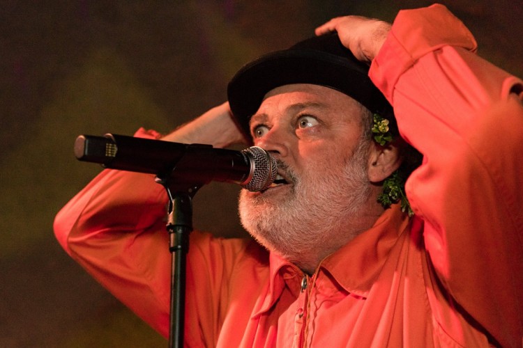 Fotos de Folk: Concierto de los Toreros Muertos en Sa Cova de S´Embat 2020, con Pablo Carbonell. - Luis Sergio Carrera, fotógrafo freelance Mallorca