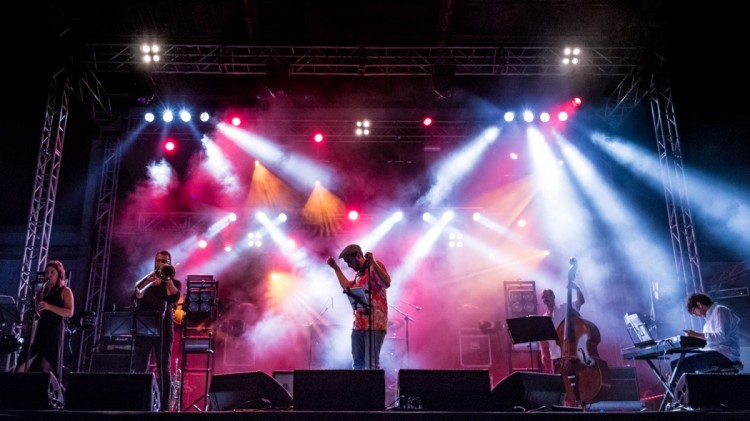 Fotos de Tots Aquests Dois: Tots Aquests Dois en concierto (Felanitx 2017) - Luis Sergio Carrera, fotógrafo freelance Mallorca