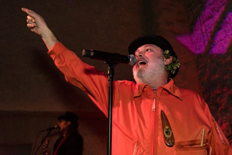 Fotos de Folk: Concierto de los Toreros Muertos en Sa Cova de S´Embat 2020, con Pablo Carbonell. - Luis Sergio Carrera, fotógrafo freelance Mallorca