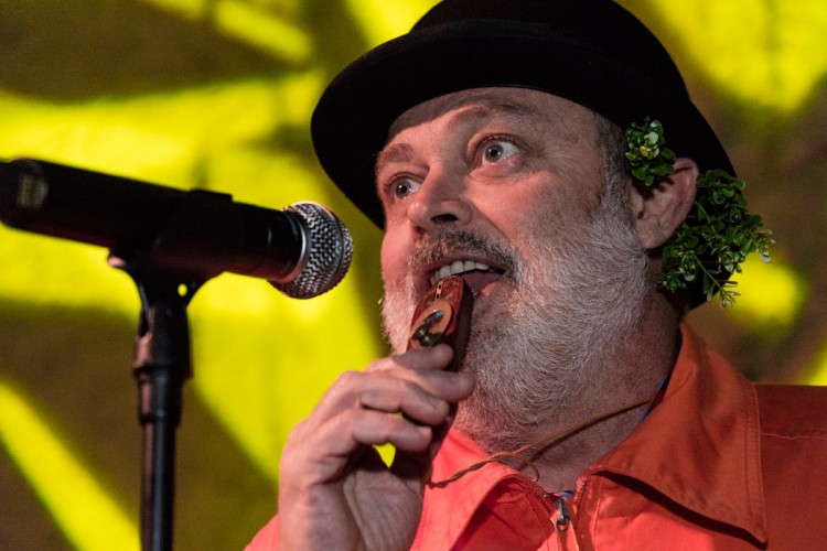 Fotos de Folk: Concierto de los Toreros Muertos en Sa Cova de S´Embat 2020, con Pablo Carbonell. - Luis Sergio Carrera, fotógrafo freelance Mallorca